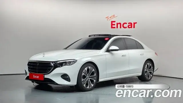 Mercedes-Benz E-Class 2024 — Фото 1/20