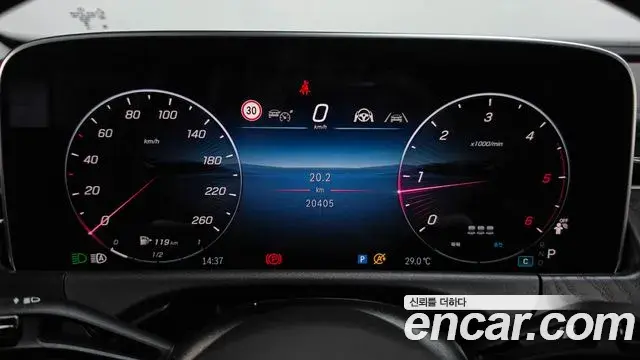 Mercedes-Benz E-Class 2024 — Фото 8/20