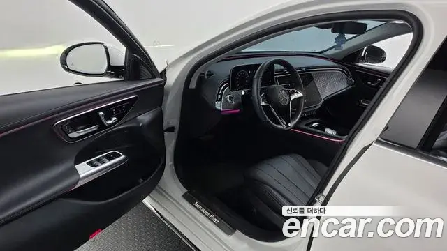Mercedes-Benz E-Class 2024 — Фото 10/20