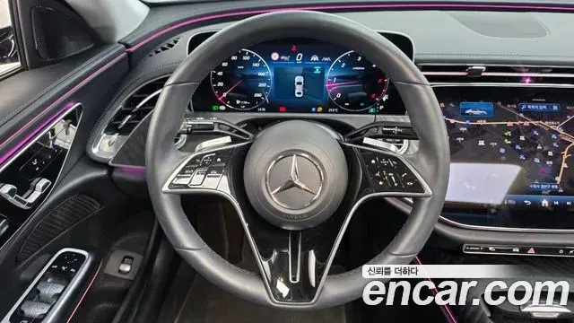 Mercedes-Benz E-Class 2024 — Фото 14/20