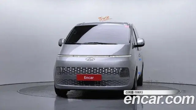 Hyundai Staria 2023 — Фото 3/20