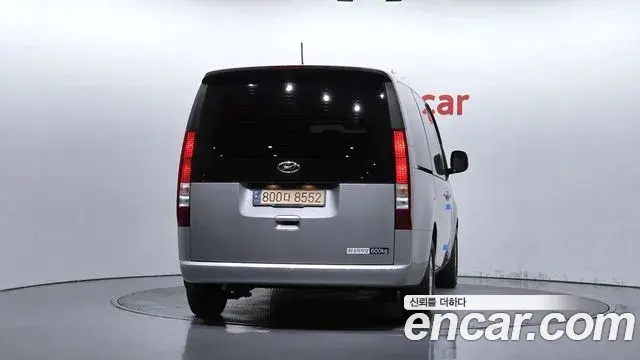 Hyundai Staria 2023 — Фото 4/20