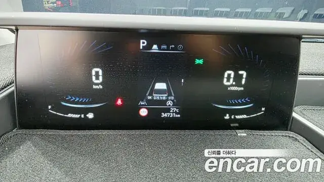 Hyundai Staria 2023 — Фото 8/20