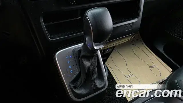 Hyundai Staria 2023 — Фото 9/20