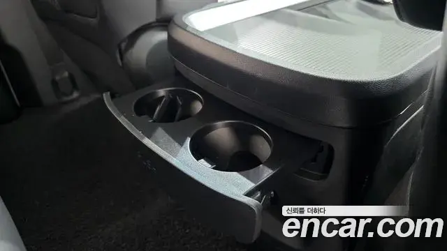 Hyundai Staria 2023 — Фото 19/20
