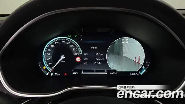 Genesis Electrified G80 2023 — Photo 8/20