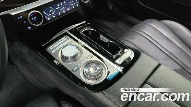 Genesis Electrified G80 2023 — Photo 9/20