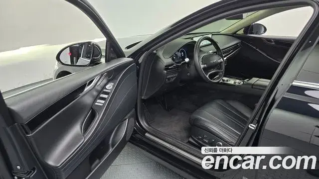 Genesis Electrified G80 2023 — Photo 10/20