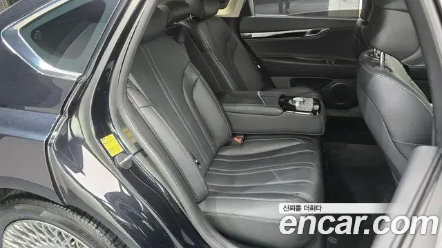 Genesis Electrified G80 2023 — Photo 11/20