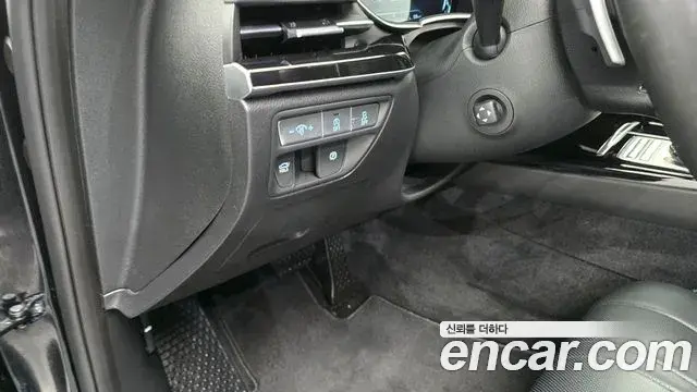 Genesis Electrified G80 2023 — Photo 18/20