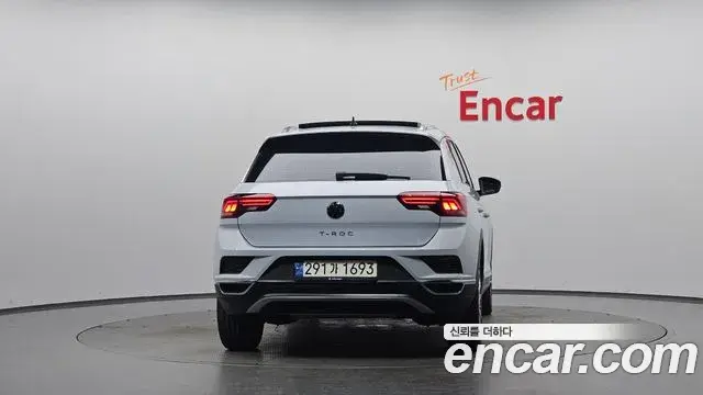 Volkswagen T-Roc 2021 — Фото 4/20