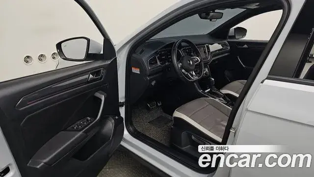 Volkswagen T-Roc 2021 — Фото 10/20