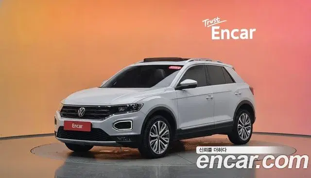 Volkswagen T-Roc 2021 — Фото 1/20