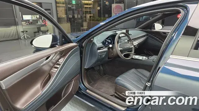 Genesis Electrified G80 2020 — Photo 9/20