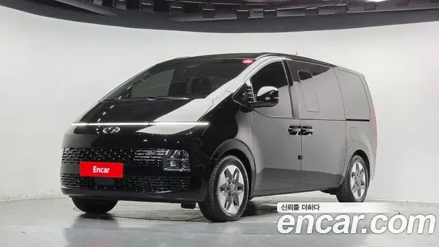 Hyundai Staria 2023 — Photo 1/20