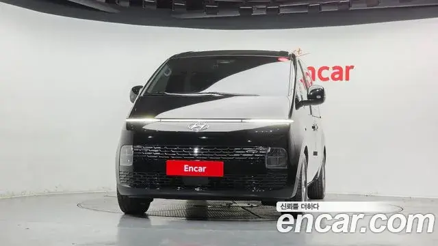 Hyundai Staria 2023 — Photo 3/20