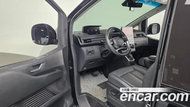 Hyundai Staria 2023 — Photo 10/20