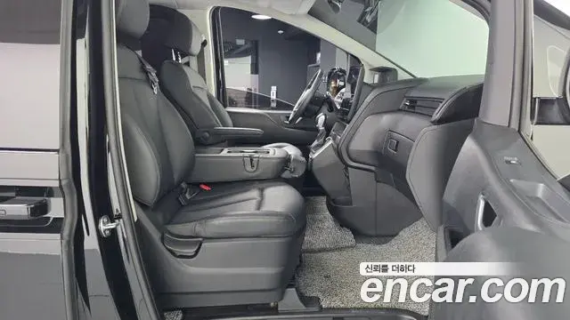 Hyundai Staria 2023 — Photo 11/20