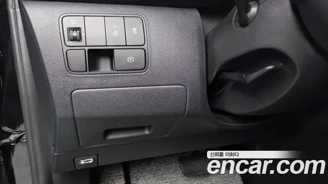 Hyundai Staria 2023 — Photo 18/20