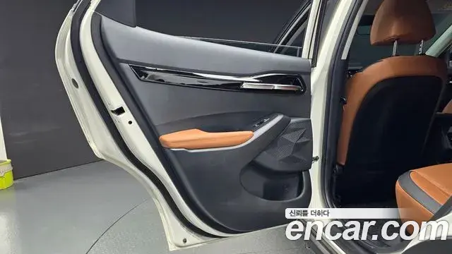 Kia Seltos 2022 — ფოტო 26/31