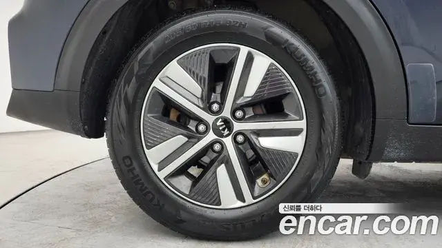 Kia Niro 2020 — Фото 5/20