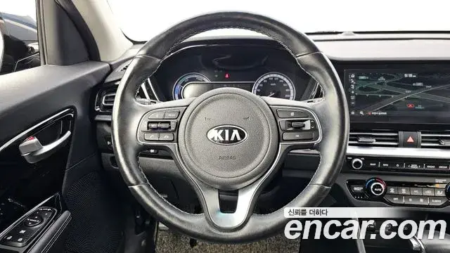 Kia Niro 2020 — Фото 13/20