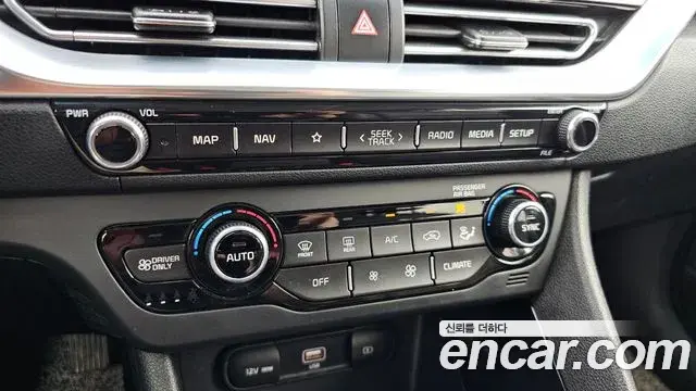 Kia Niro 2020 — Фото 16/20
