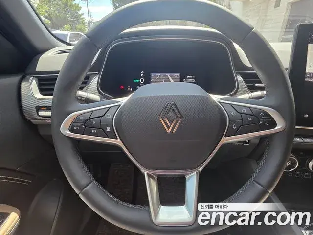 Renault Samsung Arkana 2025 — Фото 12/17