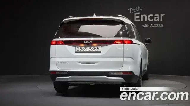 Kia Carnival 2021 — Фото 4/20