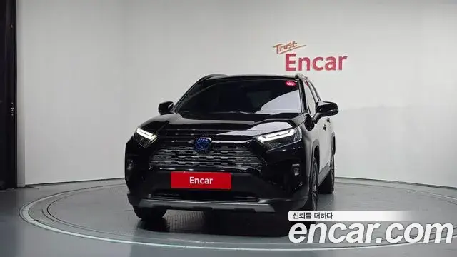 Toyota RAV4 2023 — Şəkil 3/20