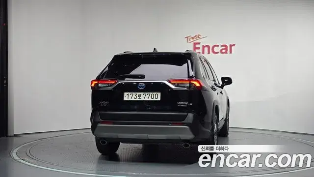 Toyota RAV4 2023 — Şəkil 4/20