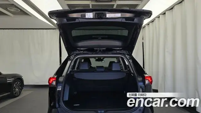 Toyota RAV4 2023 — Şəkil 18/20
