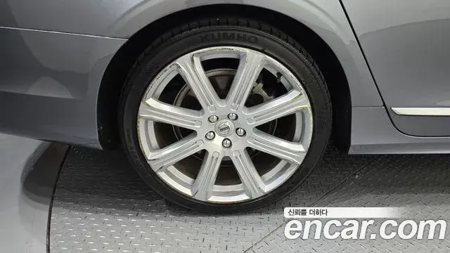 Volvo S90 2019 — Photo 25/36
