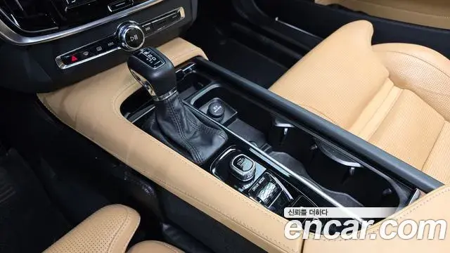 Volvo S90 2019 — Photo 35/36