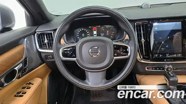 Volvo S90 2019 — Photo 33/36