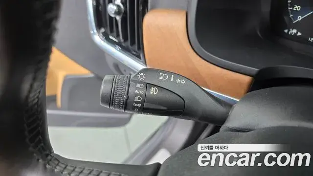Volvo S90 2019 — Photo 21/36