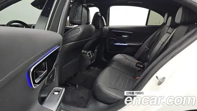 Mercedes-Benz C-Class 2023 — Фото 12/20