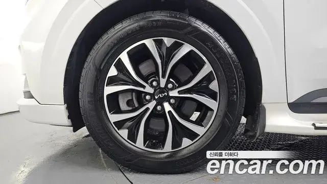 Kia Carnival 2022 — Photo 5/20