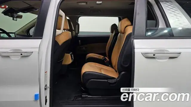 Kia Carnival 2022 — Photo 11/20