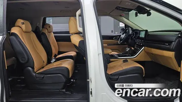 Kia Carnival 2022 — Photo 12/20