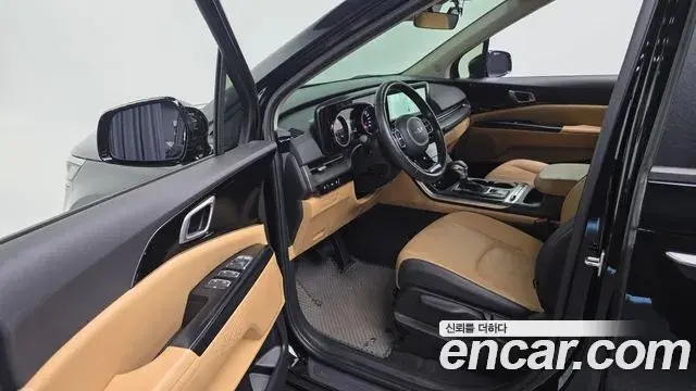 Kia Carnival 2023 — Фото 10/20