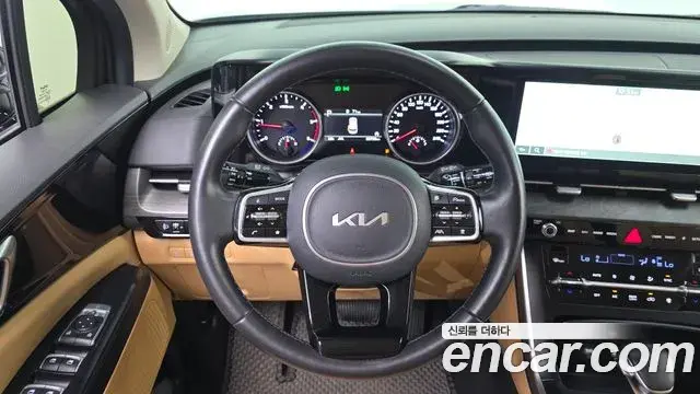Kia Carnival 2023 — Фото 13/20