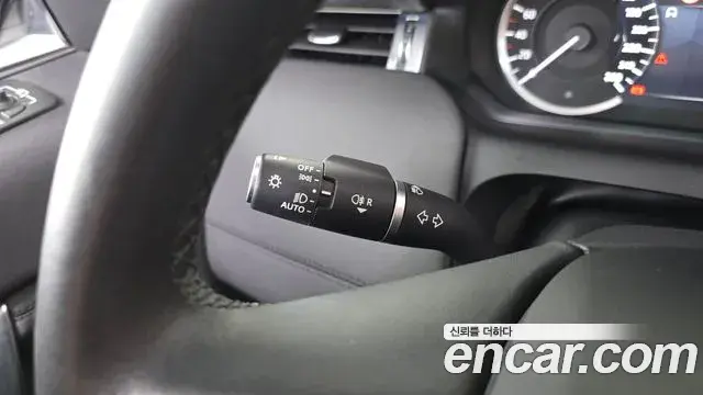 Land Rover Discovery Sport 2023 — ფოტო 27/34