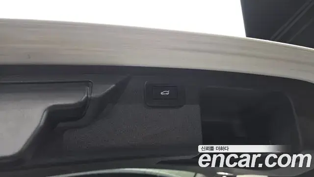 Land Rover Discovery Sport 2023 — ფოტო 16/34