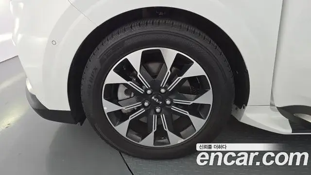Kia Carnival 2022 — Фото 4/20