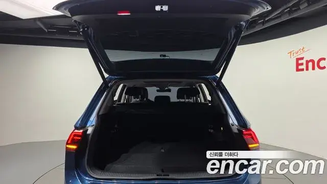 Volkswagen Tiguan Allspace 2020 — Photo 32/35
