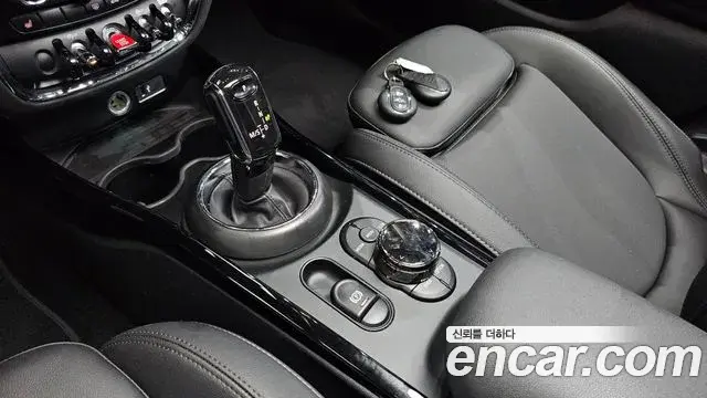 Mini Cooper Clubman 2021 — Photo 9/20