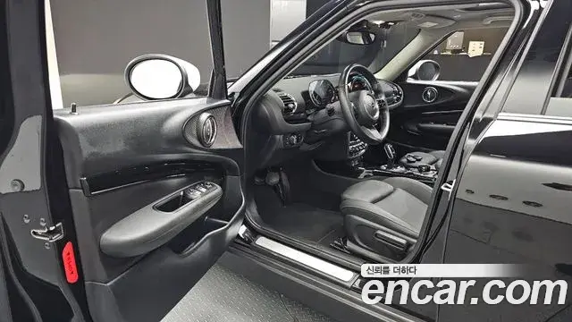 Mini Cooper Clubman 2021 — Photo 10/20