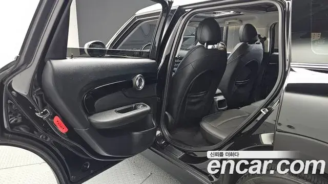 Mini Cooper Clubman 2021 — Photo 12/20