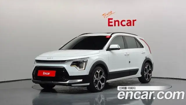 Kia Niro 2022 — Фото 1/20